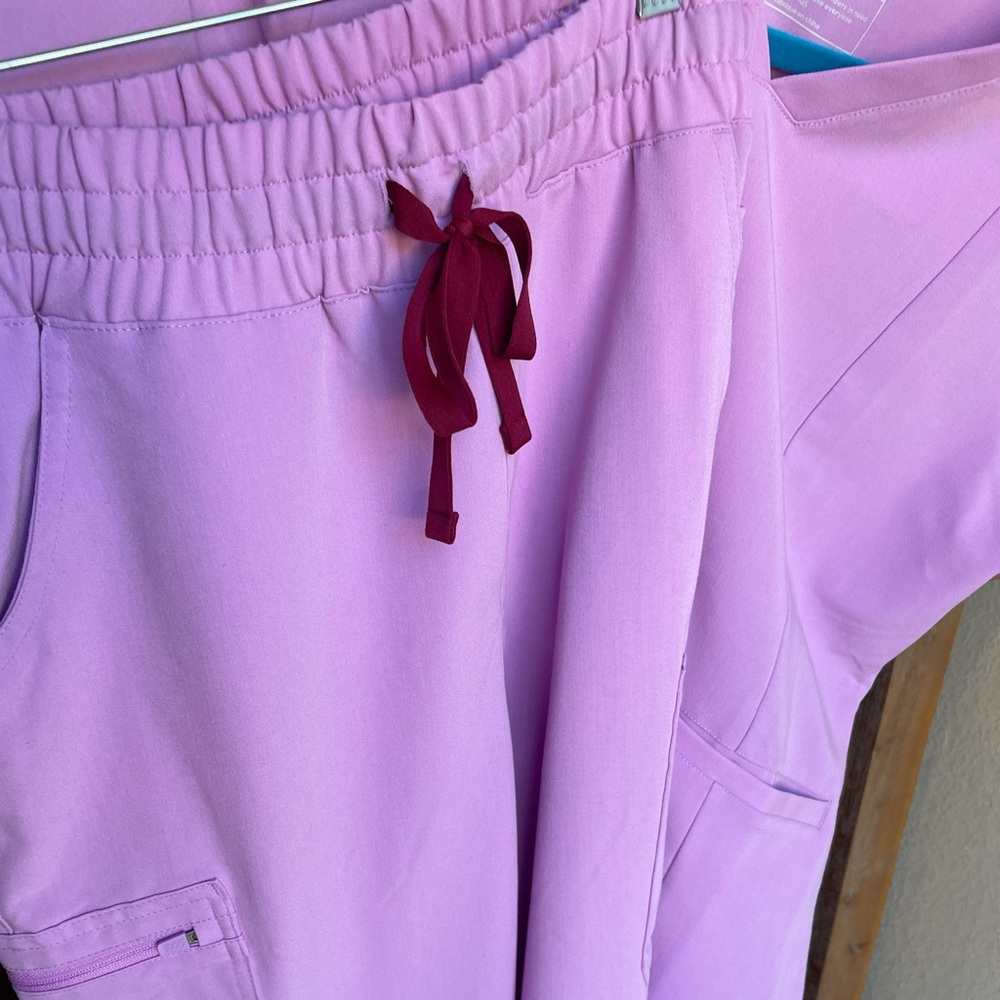 Figs Dusk color Casma Slim top Yola High Waisted Skinny Scrub Pants